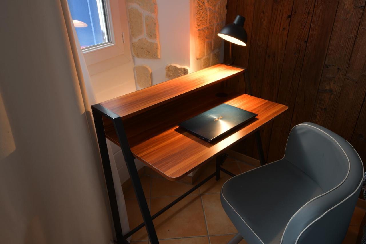 Aux 4 Logis Appart-Hotel - Studio Le City - Petit Dejeuner Inclus 1Ere Nuit Foix Eksteriør billede