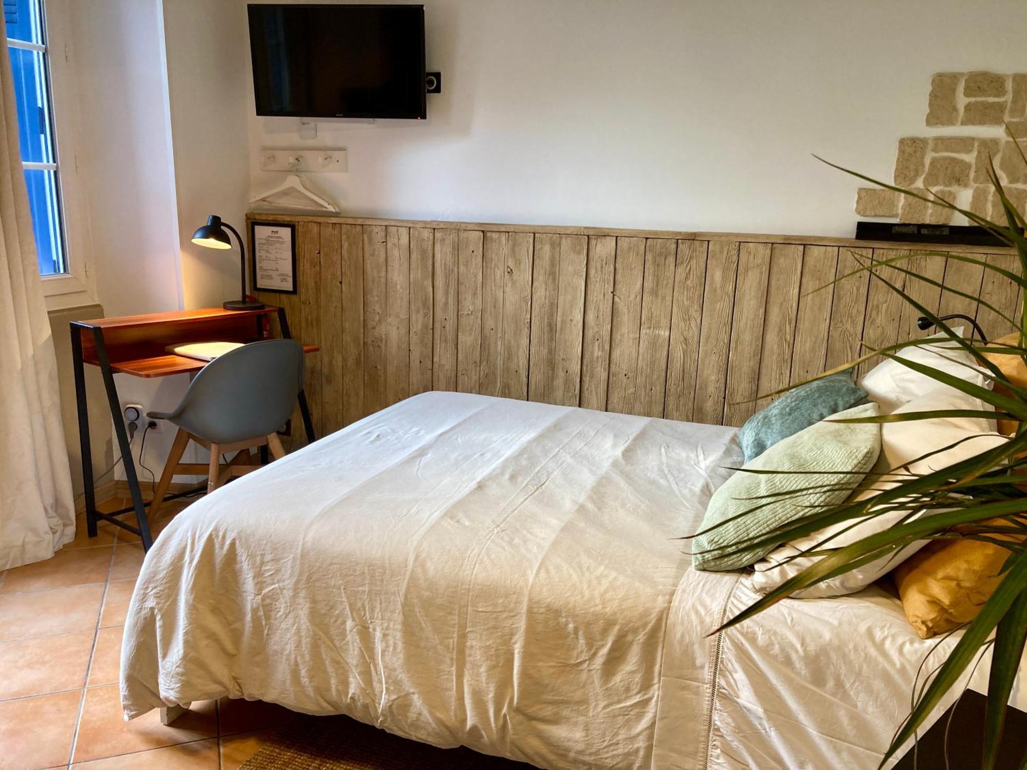 Aux 4 Logis Appart-Hotel - Studio Le City - Petit Dejeuner Inclus 1Ere Nuit Foix Eksteriør billede