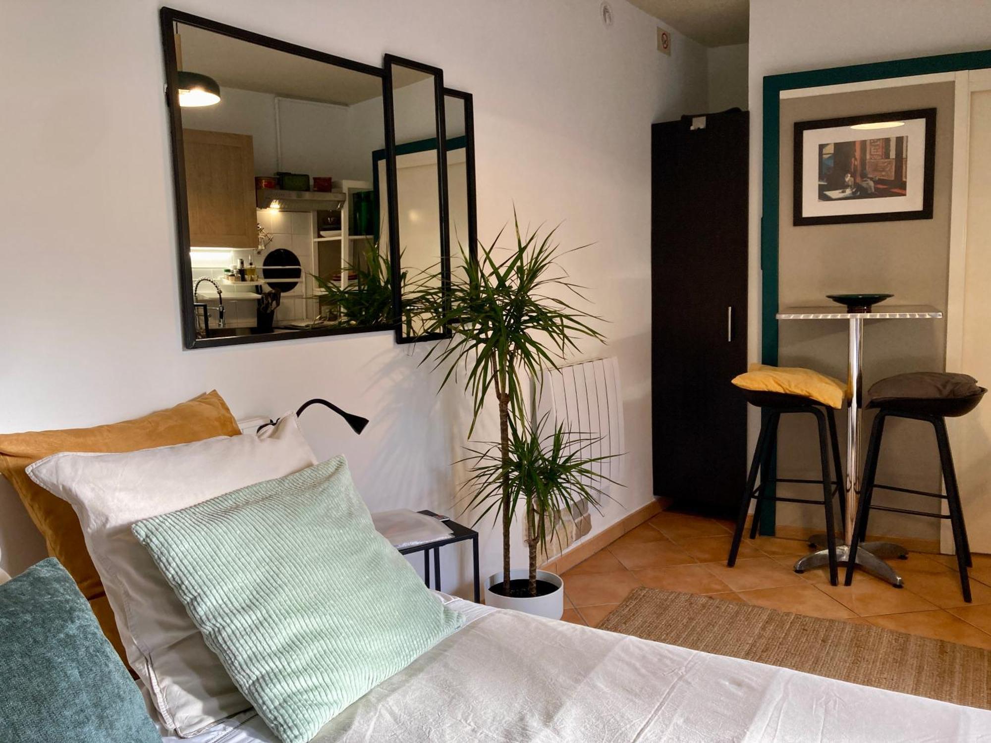 Aux 4 Logis Appart-Hotel - Studio Le City - Petit Dejeuner Inclus 1Ere Nuit Foix Eksteriør billede